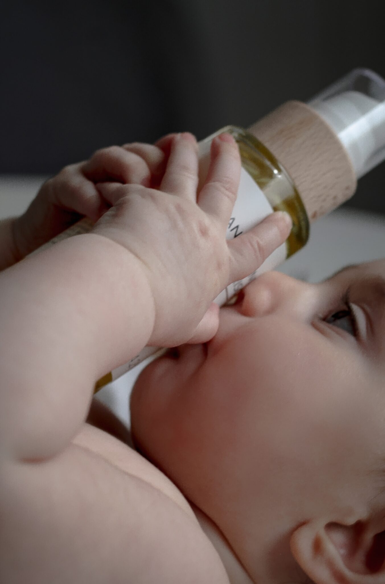 Olio Naturale nutriente mandorle dolci bio-alisea-parma-made-in-italy-delicato-sicuro