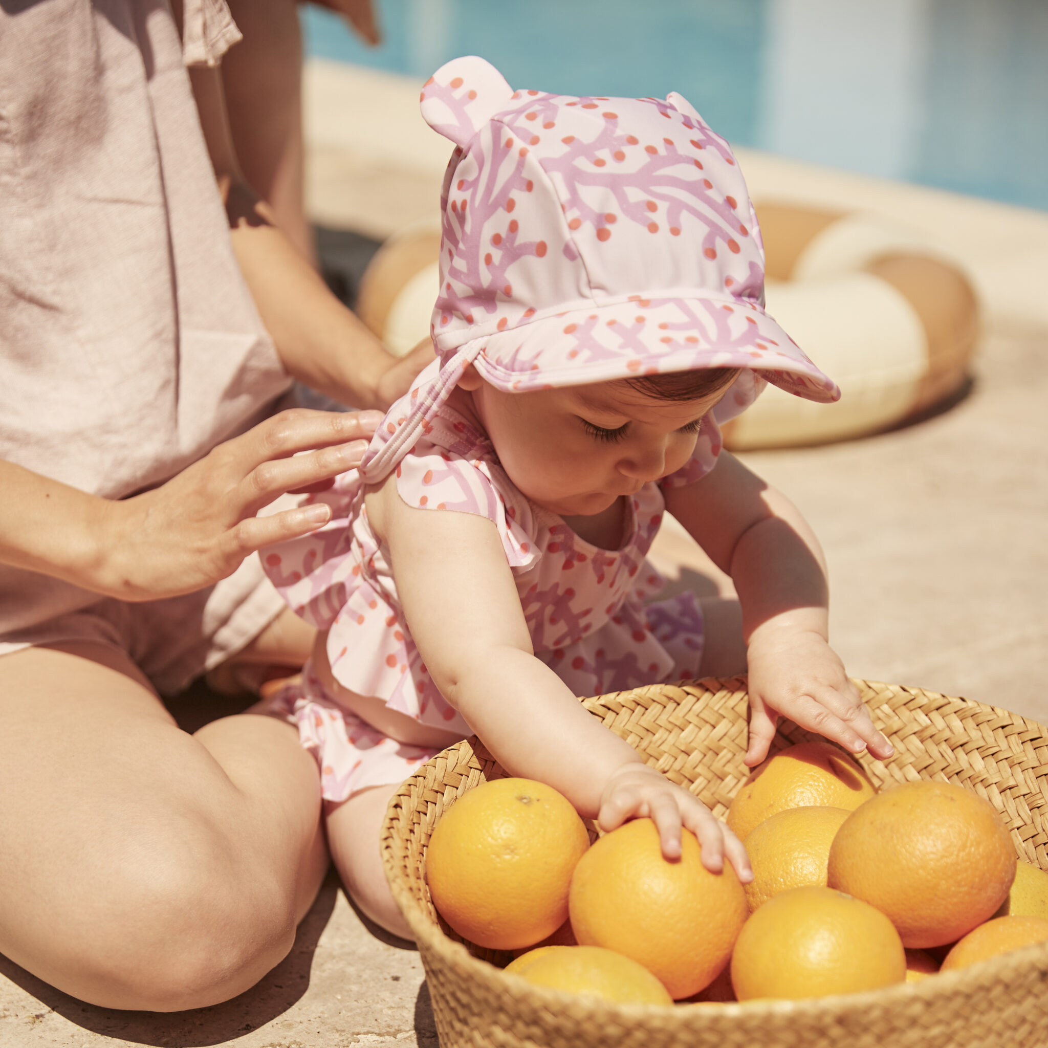 bonniemob-ss2423-WAIKIKI_BABY FRILL BIKINI_WHELK_ leginnaires sun hat_BONNIEMOB_SS24_2