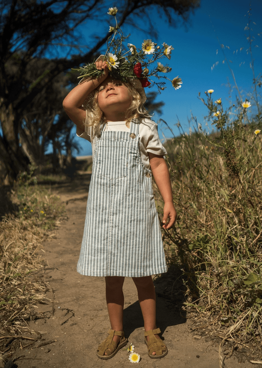 girl with flowers