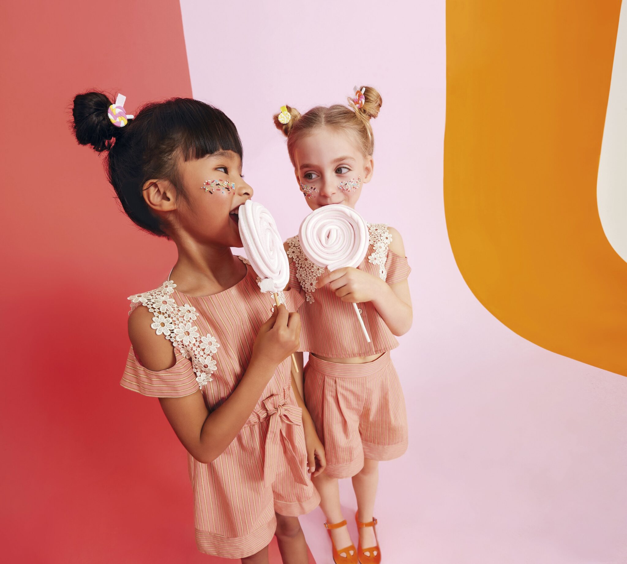 girls, lollipops, daisy outfits