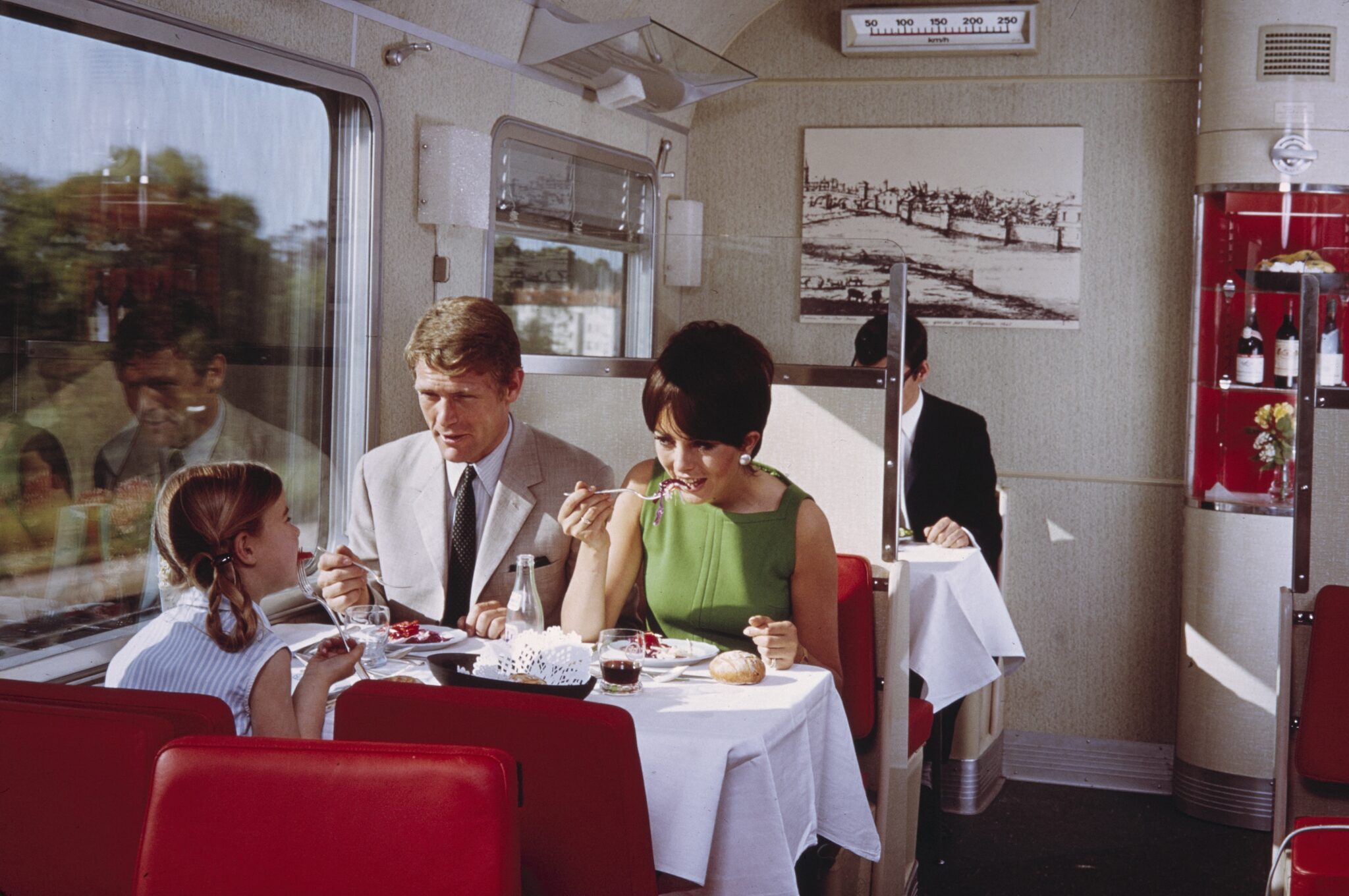 Service on board a Capitole train dining car, 1966