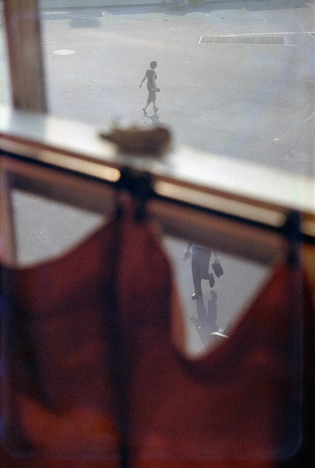 Saul Leiter, Red Curtain, 1956 © Saul Leiter Foundation