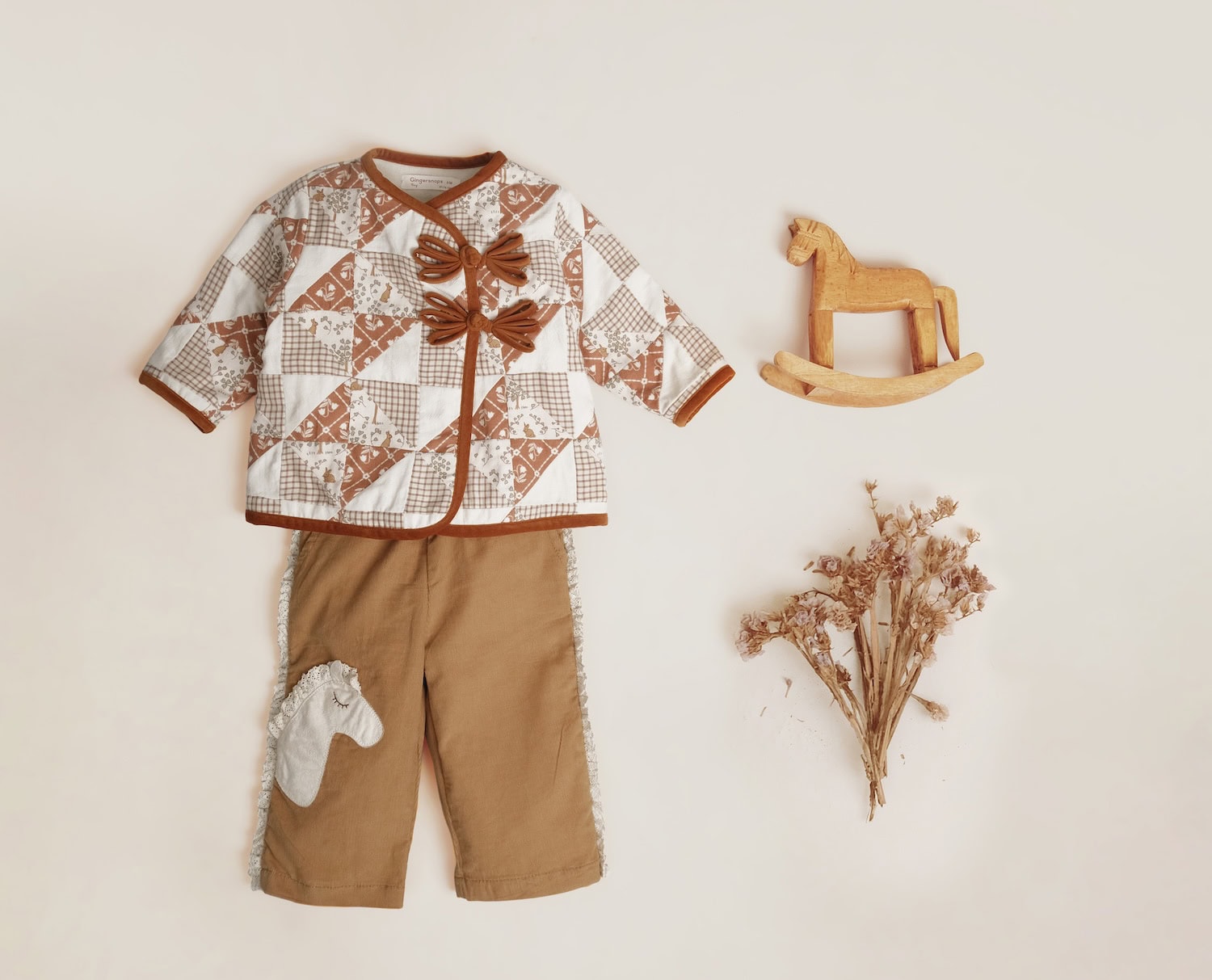 GINGERSNAPS_BabyGirl_lifestyle4