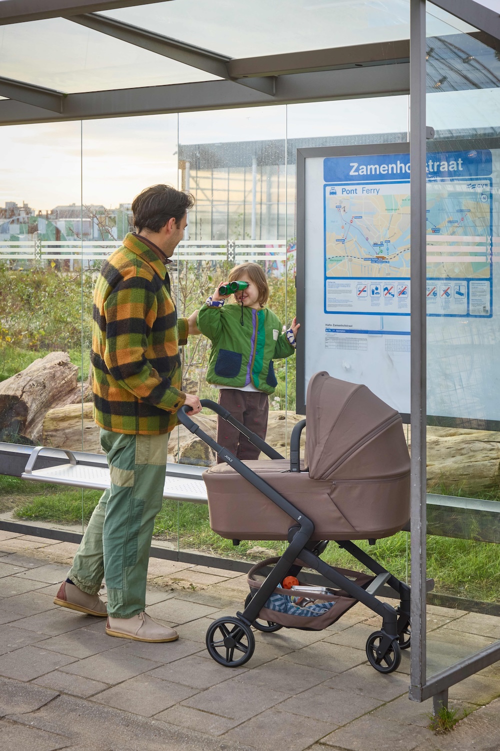 Joolz Hub2 Hazel brown_Life happen around the stroller 1